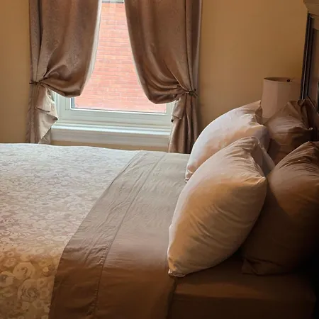 The Century House Bed And Breakfast Ottawa-3