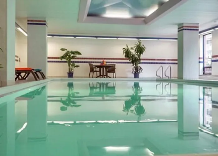 Cartier Place Suite