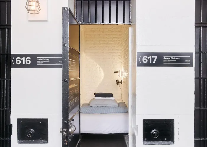Saintlo Ottawa Jail